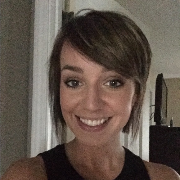 Meet your Posher, Abbey - Picture 1 of 1